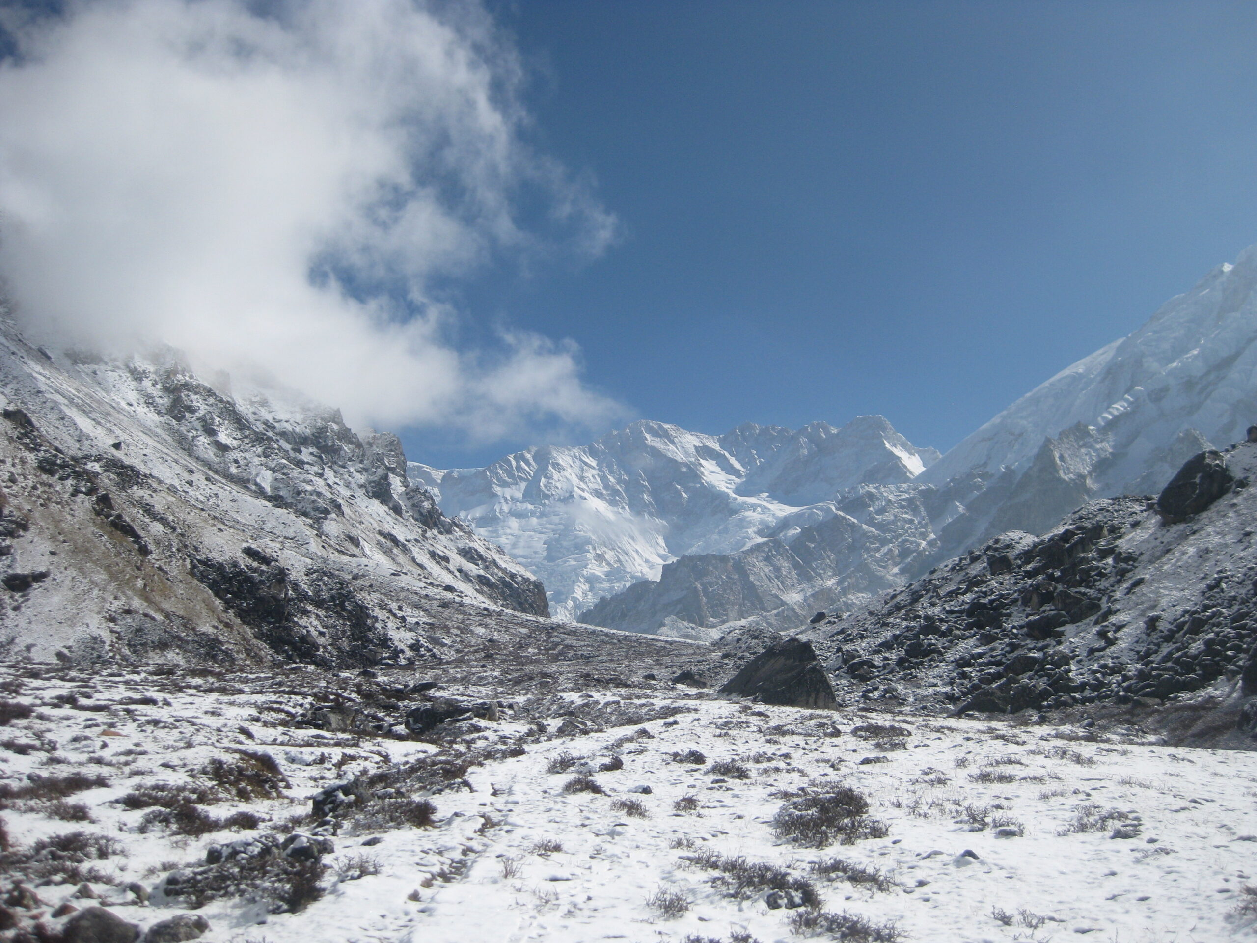 Sel kevadel on Karu üheksandat korda Nepaalis, sedakorda eesmärgiga tõusta maailma kõrguselt kolmanda mäe Kanchenjunga (Kangchenjunga) tippu (8586 m). See on ük